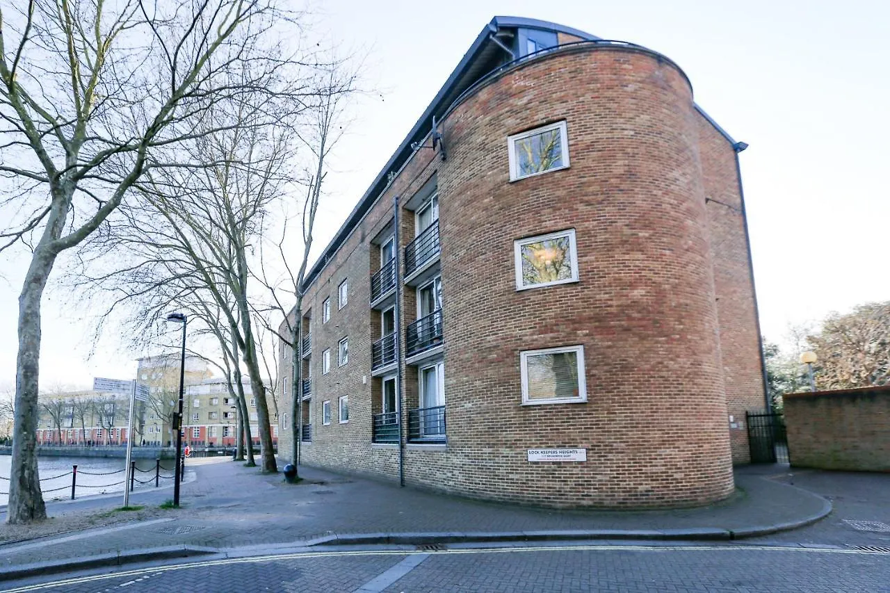 Statera Apartments - Thames View London 0*,